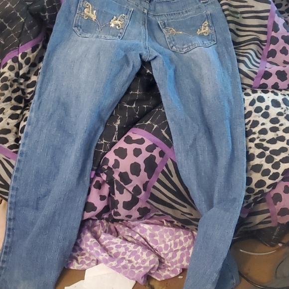 Blue jeans 👖with silver trim around the pockets - Picture 3 of 3